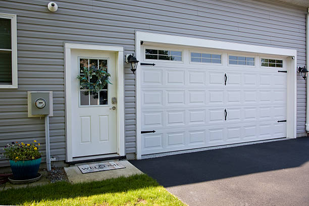 24/7 Emergency Garage Door Panel Replacement experts in Manistee County County, MI
